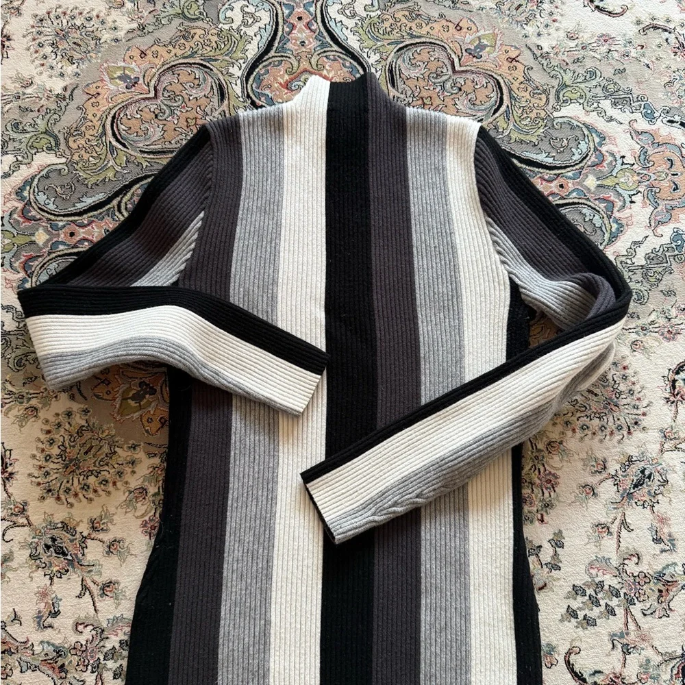 INC International Concepts Ribbed Colorblock Sweater - Picture 2 of 3